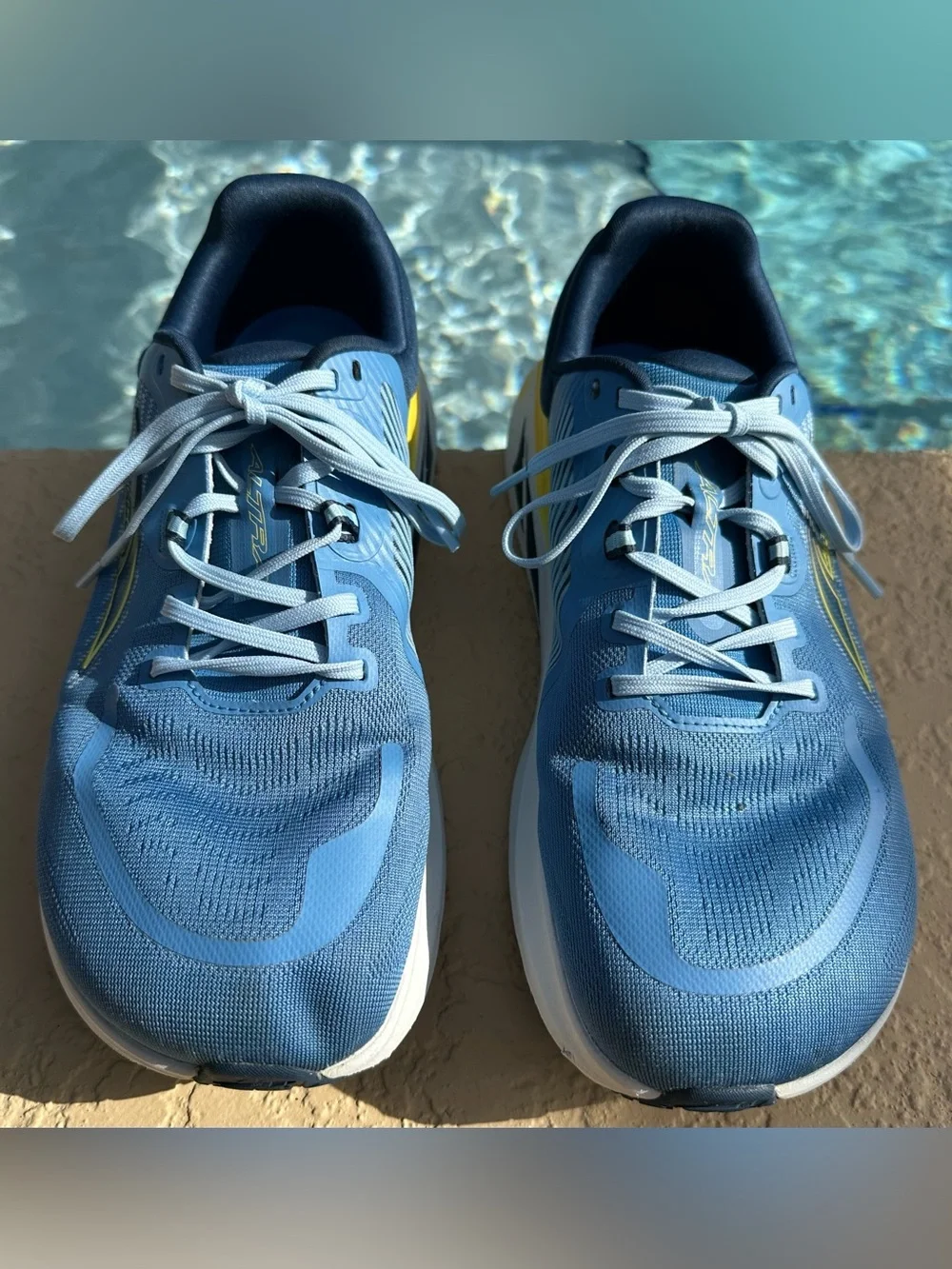 Altra Paradigm 7 Blue Foot Shape Running Shoes ALOA85N7440 Size 9.5 Wide in VGC